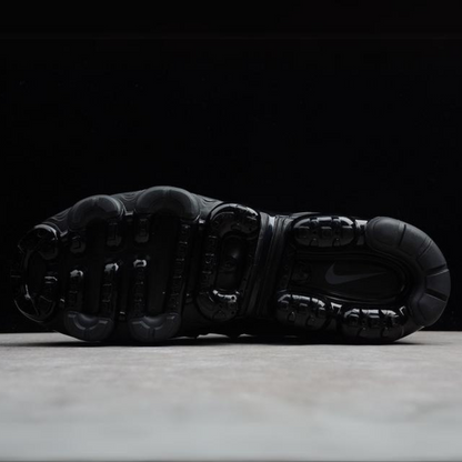 Tênis Runner Malha Preto Solado Volumizado
