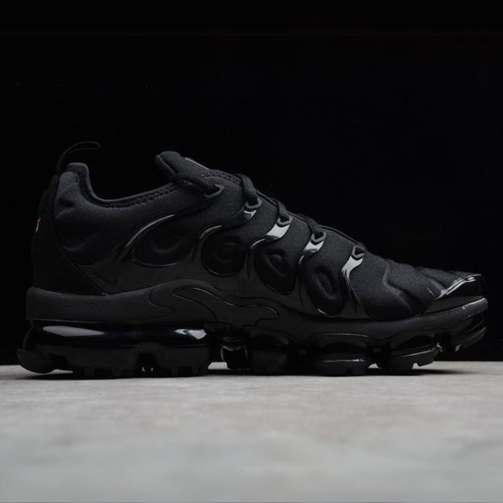 Tênis Runner Malha Preto Solado Volumizado