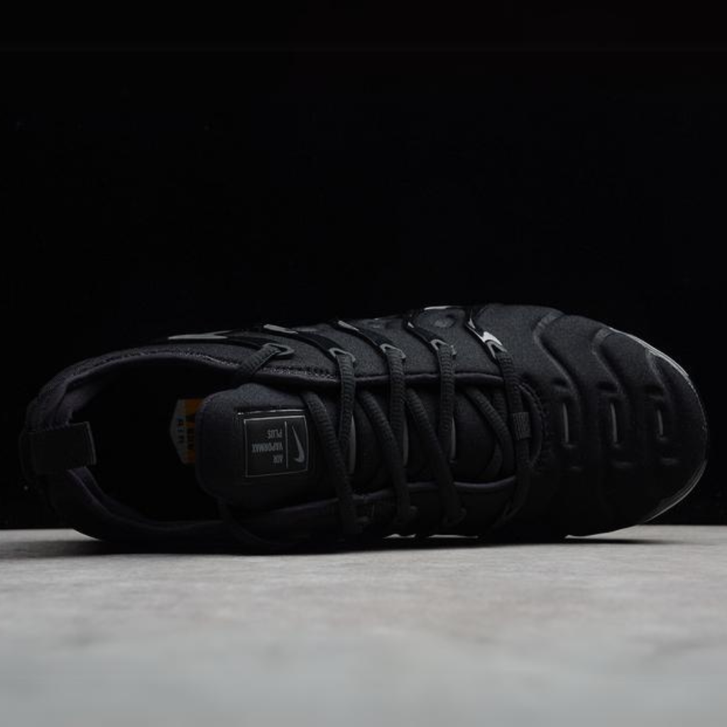 Tênis Runner Malha Preto Solado Volumizado