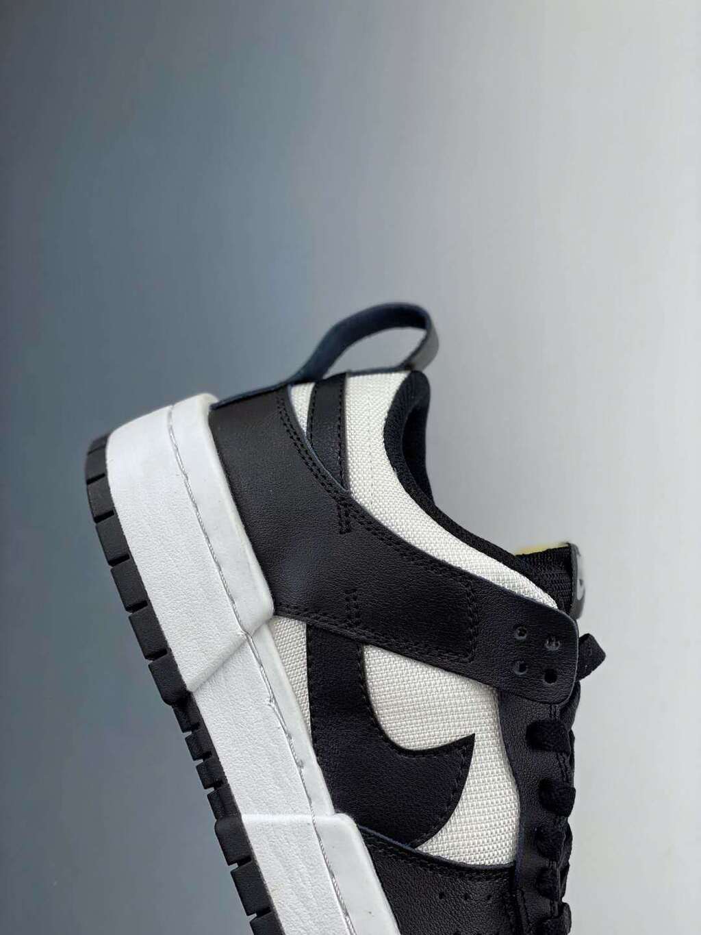 Tênis Skate Couro Cano Baixo Branco Preto