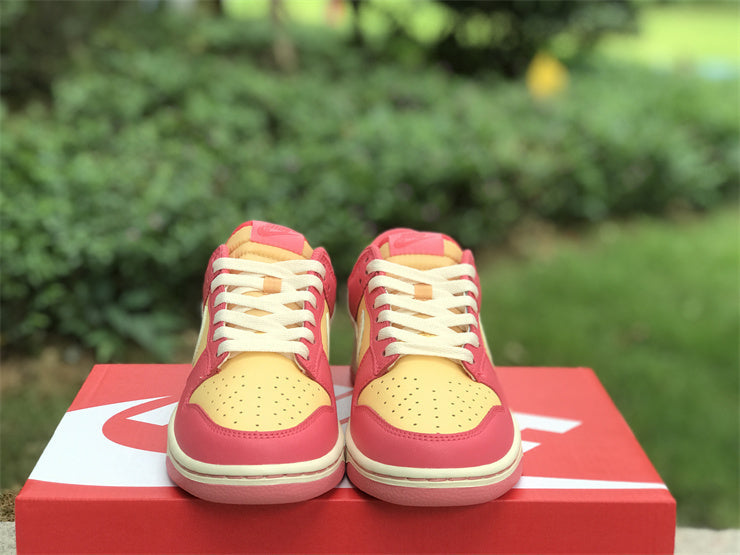 Tênis Cano Baixo Couro Tons Pastel Morango e Creme