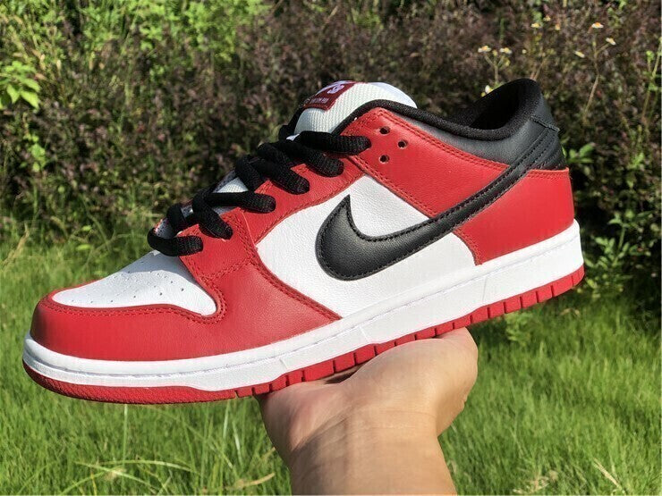 Tênis Cano Baixo Couro Vermelho e Preto Detalhe Branco