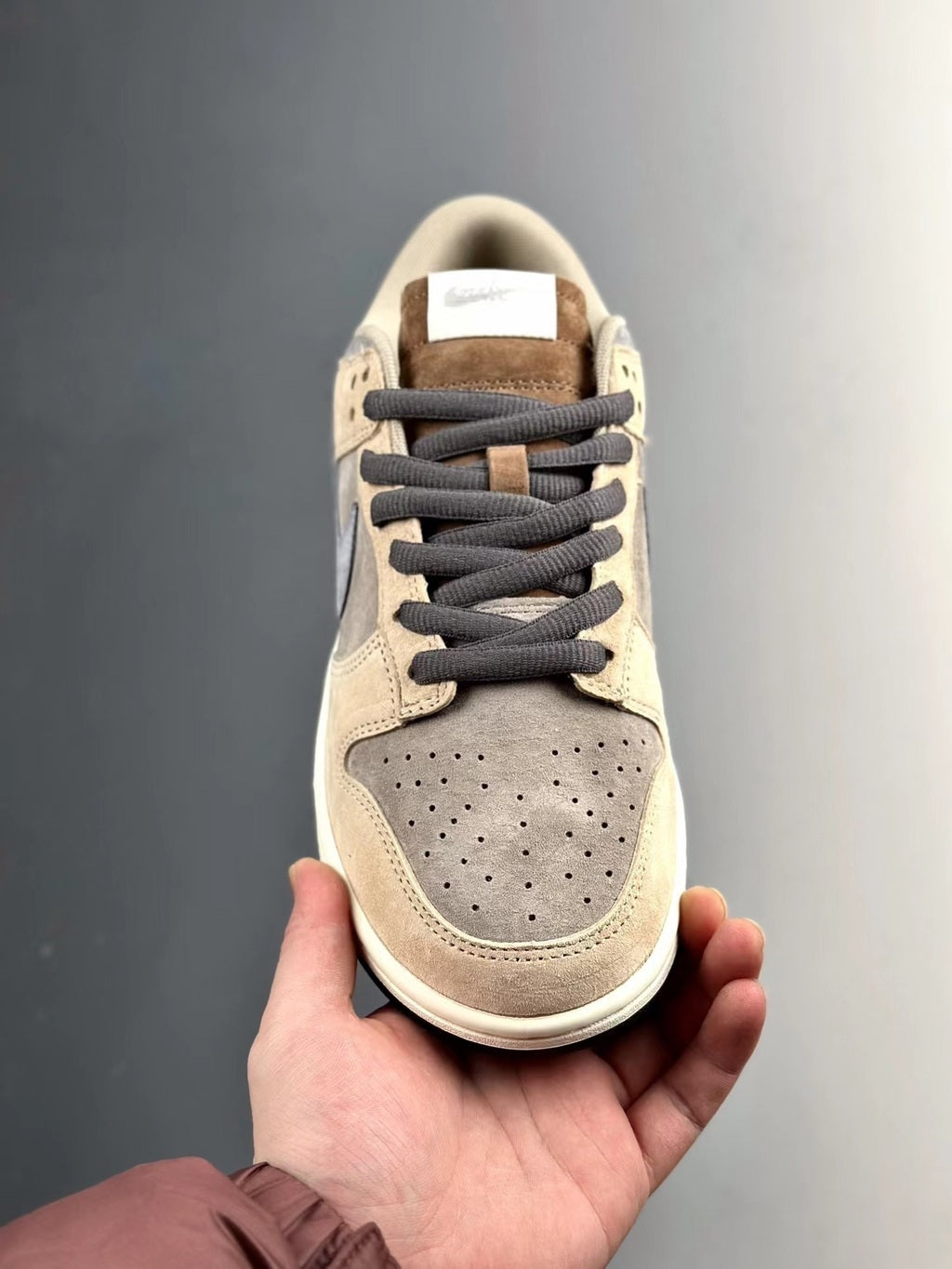 Tênis Cano Baixo Skate Cinza Preto Detalhe Gráfico