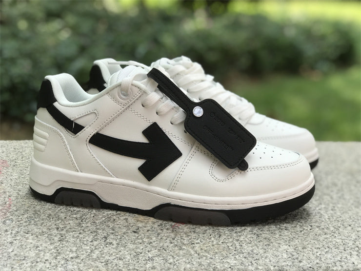 Tênis Couro Branco Detalhe Preto Listra Lateral