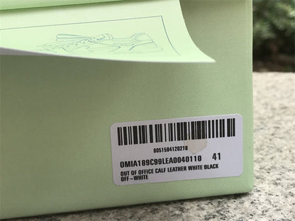 Tênis Couro Branco Detalhe Preto Listra Lateral