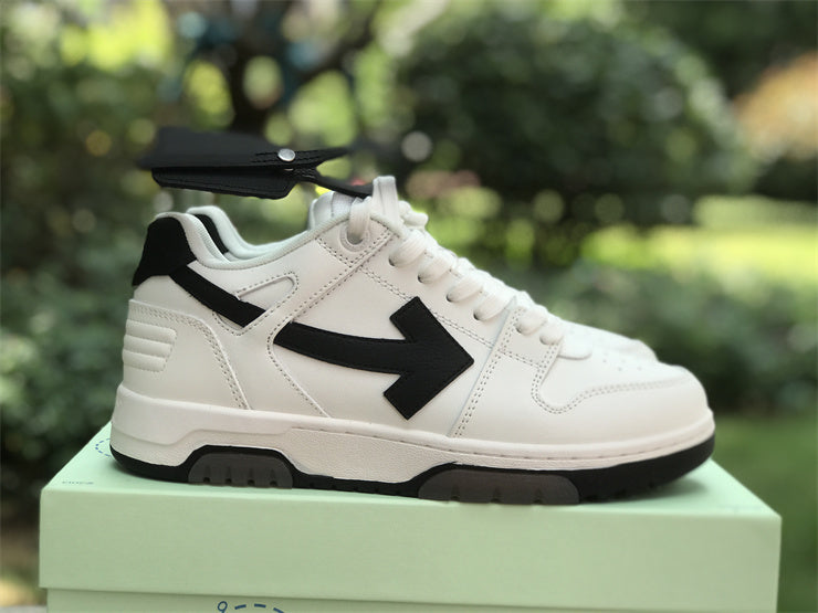 Tênis Couro Branco Detalhe Preto Listra Lateral