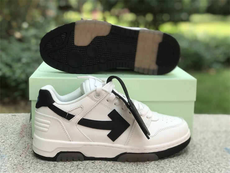 Tênis Couro Branco Detalhe Preto Listra Lateral