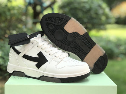 Tênis Couro Branco Detalhe Preto Listra Lateral