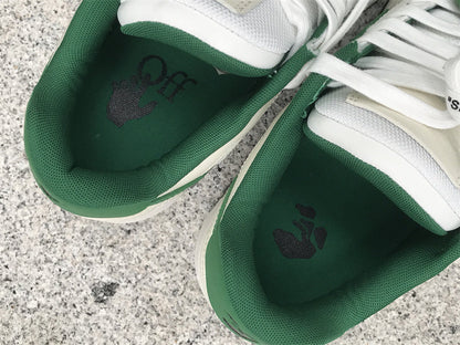Tênis Couro Branco com Detalhe Verde Listra Lateral