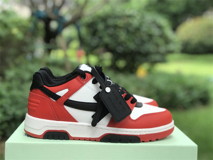 Tênis Couro Vermelho Preto e Branco Detalhe Listra Lateral