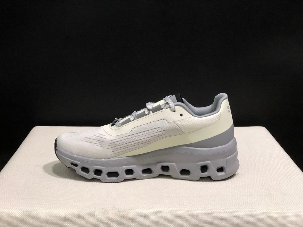Tênis Runner Malha Branca Detalhe Cinza Solado Volumoso