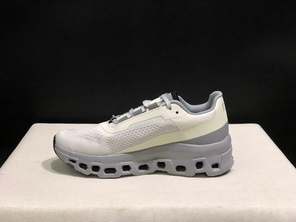 Tênis Runner Malha Branca Detalhe Cinza Solado Volumoso