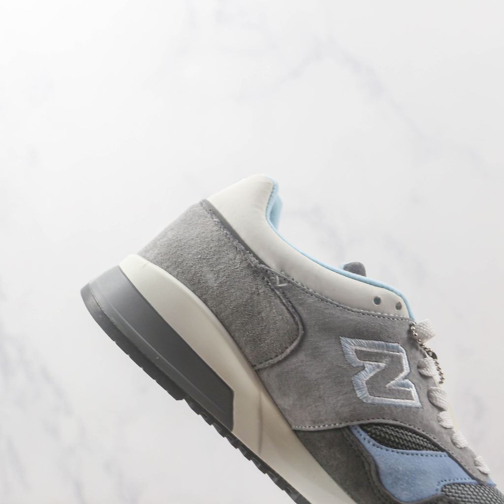 Tênis Runner Malha Cinza Detalhe Vazado