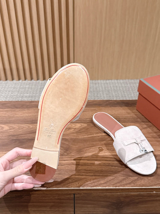 Sandália Loro Piana Summer Charms Feminina na cor Off-white, detalhe 3