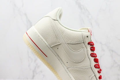 Tênis Couro Cano Baixo Branco com Detalhe Vermelho
