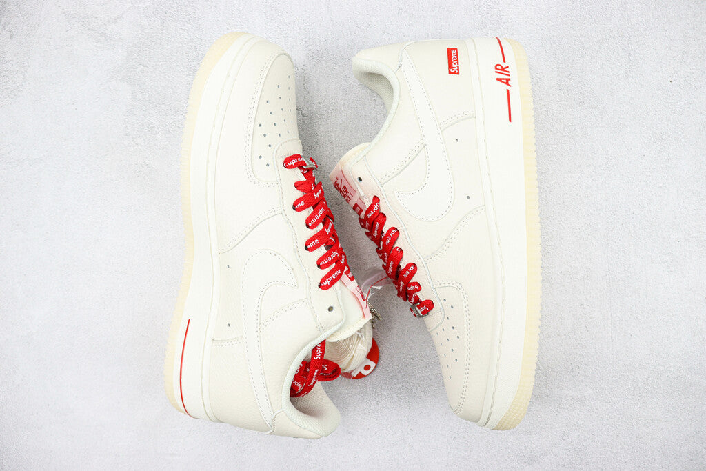 Tênis Couro Cano Baixo Branco com Detalhe Vermelho