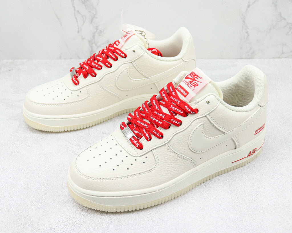 Tênis Couro Cano Baixo Branco com Detalhe Vermelho