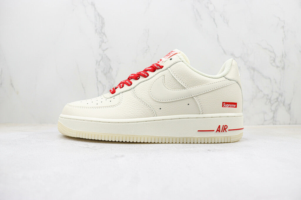 Tênis Couro Cano Baixo Branco com Detalhe Vermelho