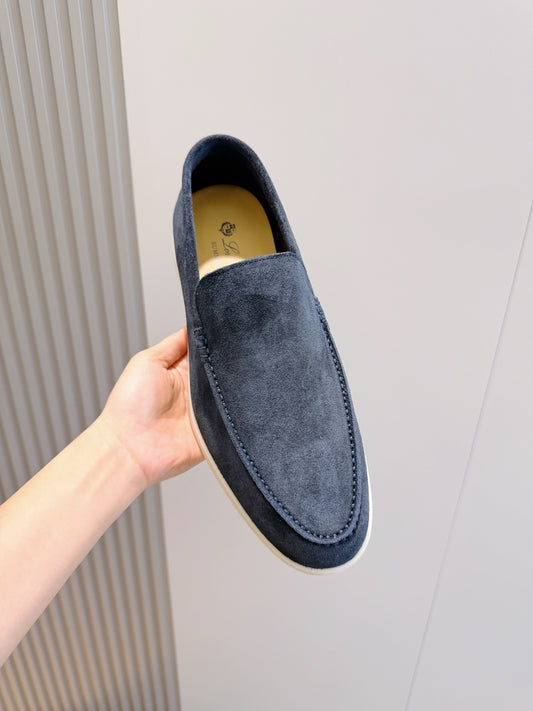 Loro Piana Summer Walk Masculino na cor Azul Marinho, detalhe 5