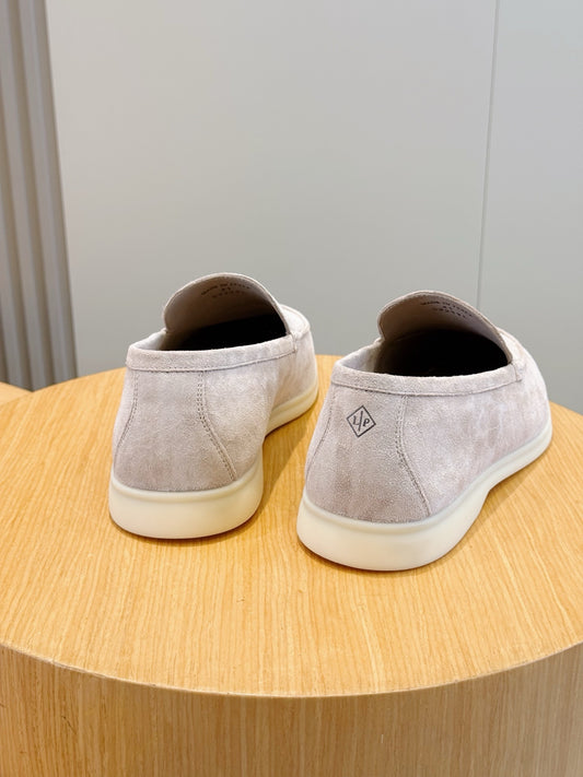 Loro Piana Summer Walk Masculino na cor Cinza Gelo, detalhe 2