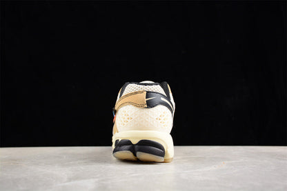 Tênis Runner Malha Branco Detalhes Preto Amarelo e Marrom