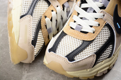 Tênis Runner Malha Branco Detalhes Preto Amarelo e Marrom